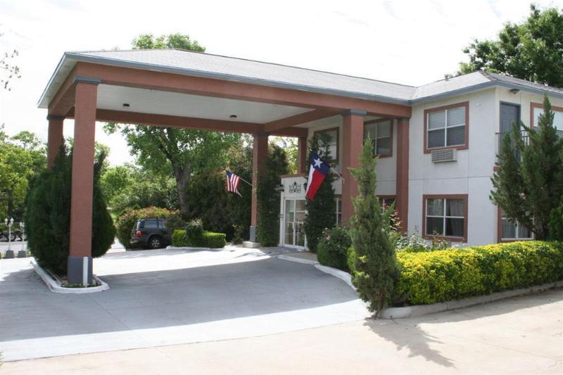 Days Inn By Wyndham Suites Fredericksburg Exterior photo